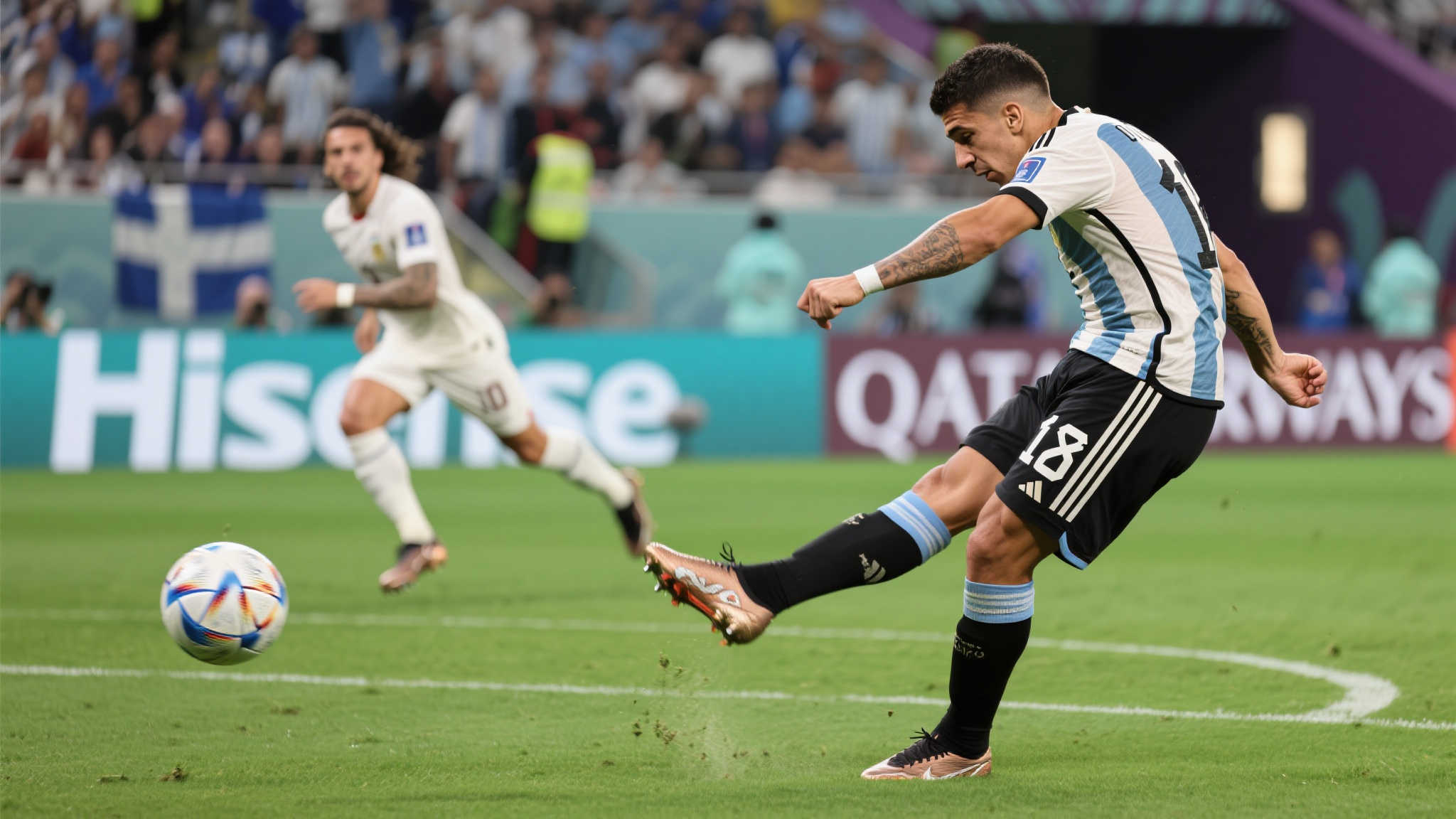 绝妙一击!球迷视角见证阿尔瓦雷斯任意球神作 绝妙一击!球迷视角见证阿尔瓦雷斯任意球神作